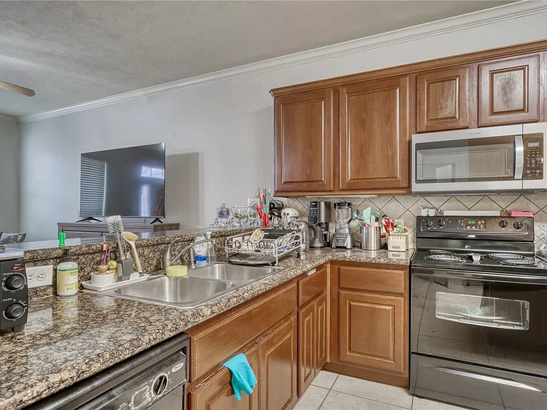 136 Forest Dr — Photo 6