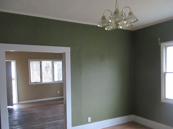 4th image of 1108 E Sloan St