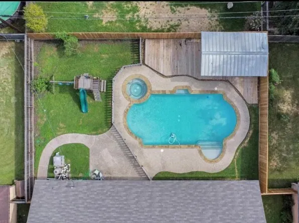 205 Ron Cir, Friendswood, TX 77546