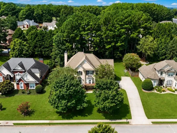 1035 Eagles Brooke Dr, Locust Grove, GA 30248