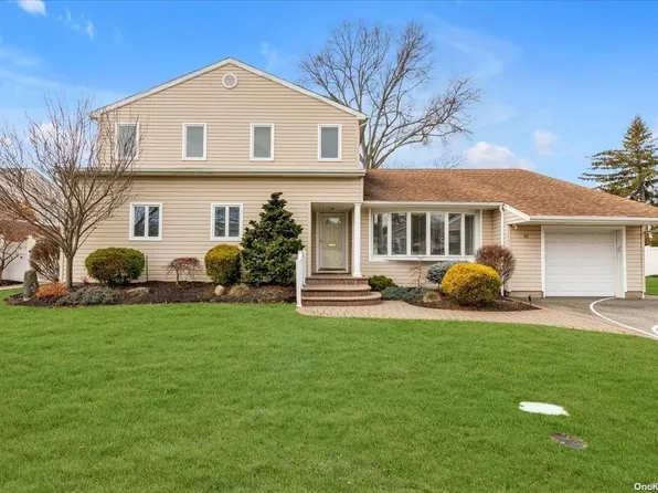 10 Harriet Drive, Syosset, NY 11791