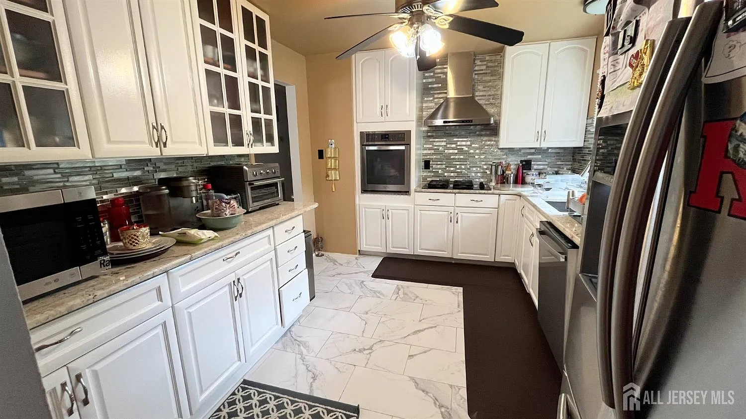 5 bed, 3.0 bath, 2512 sqft, $4,000 — Photo 4