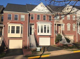2920 Mainstone Dr, Fairfax, VA 22031