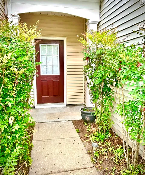 9813 Carson Whitley Ave — Photo 3