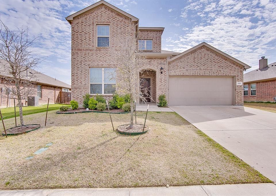 1st image of 1320 Foxglove Ln