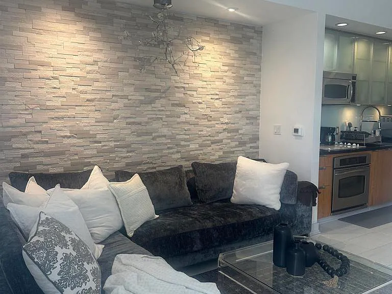 575 6th Ave #905 — Photo 9