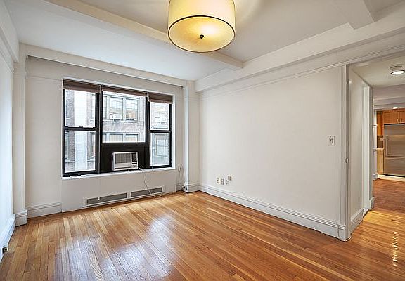 5th image of 111 E 88th St APT 8D