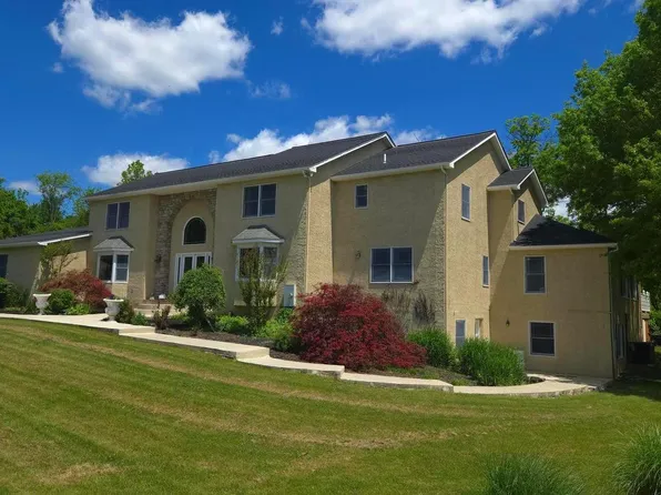 3461 Ernest Ln, Collegeville, PA 19426
