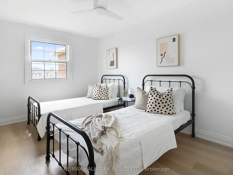 50 Dutch Cres — Photo 15