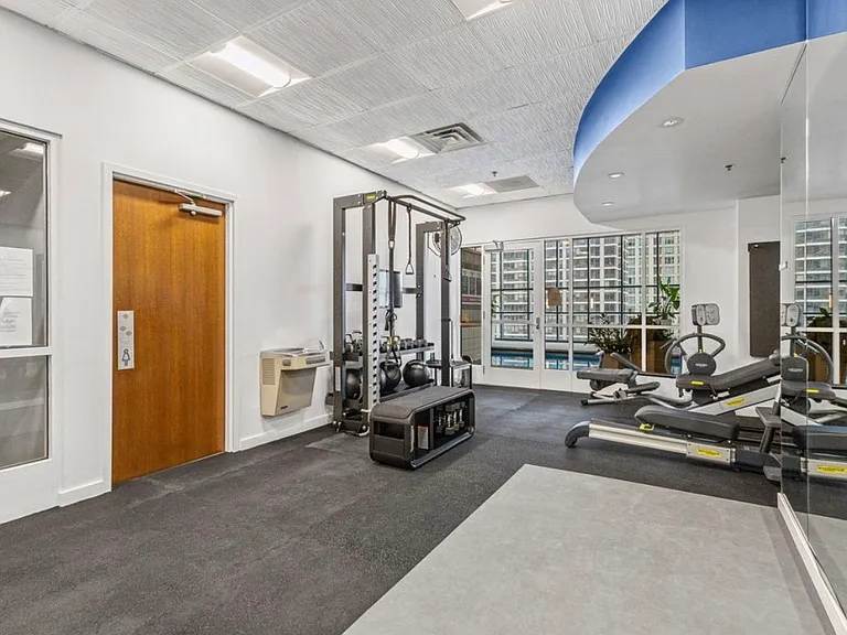 100 E Huron St #3504 — Photo 40