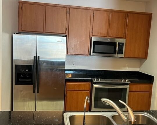 5th image of 625 S Berendo St APT 502