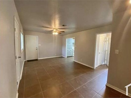 4th image of 3963 Bristol Dr