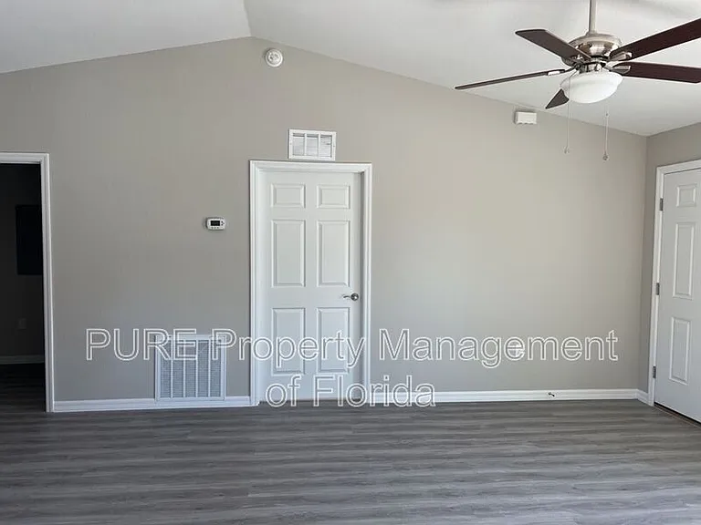 6577 SW 140th Place Rd #2 — Photo 4