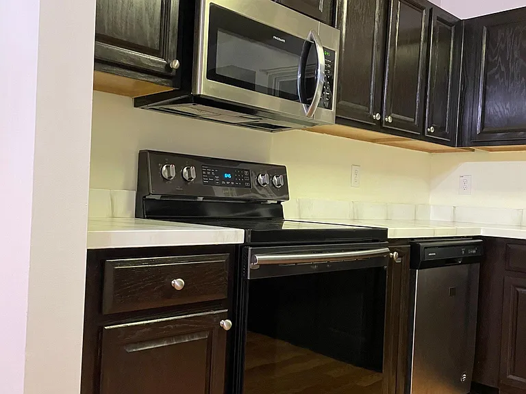 9007 Gatewick Ct — Photo 8