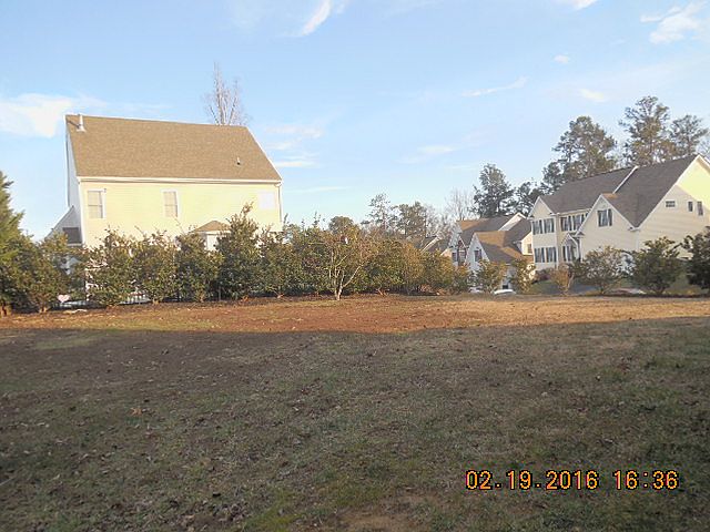 Large Rear Yard