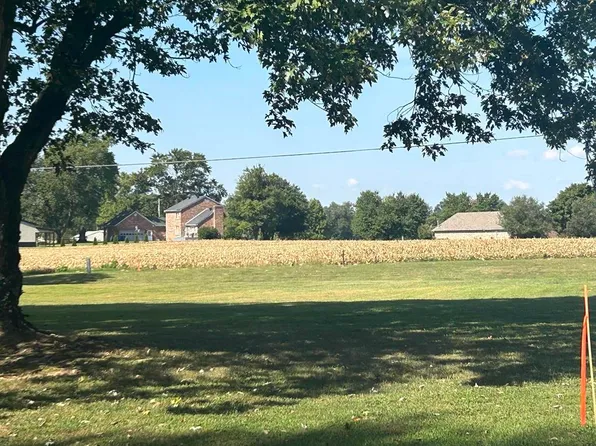 2212 Woodland Dr, Owensboro, KY 42301