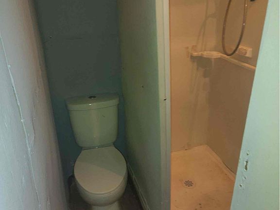 4th image of 1532 Woodland Ave NW APT 1