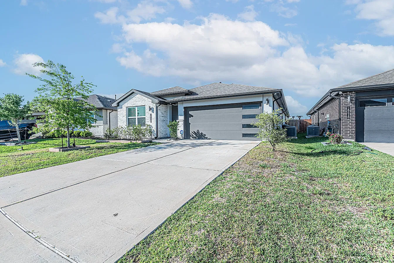 4 bed, 1837 sqft, $2,600 — Photo 3