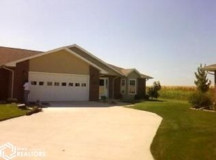 1555 Mason Ln, Burlington, IA 52601