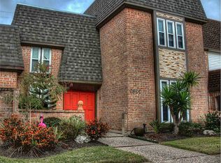 2822 Country Club Dr, Pearland, TX 77581