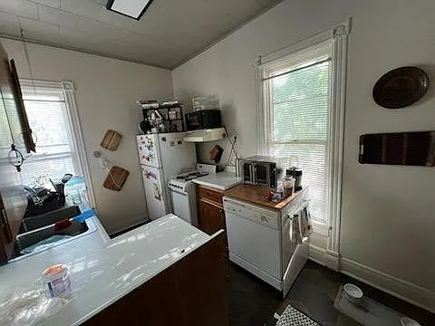 2 bed, $925 — Photo 4