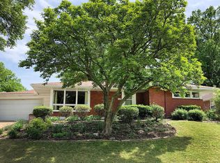 120 Blackthorn Dr, Saint Louis, MO