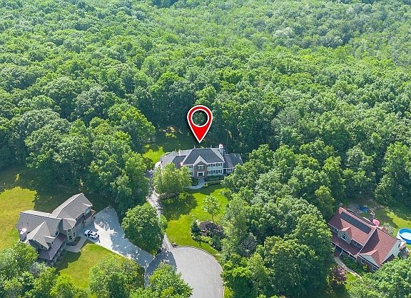 3rd image of 6 White Tail Ct