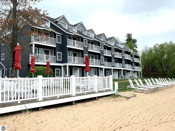 2305 N Us Highway 31 N #203, Traverse City, MI 49686