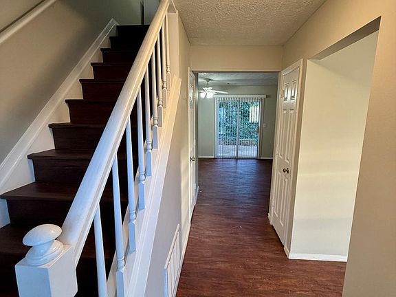 2nd image of 2939 Aspen Woods Entry