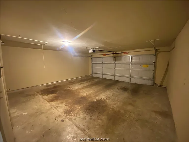 1202 Holleman Dr — Photo 11