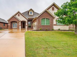 509 Sky View Ct, Burleson, TX 76028