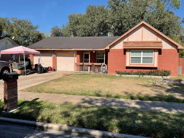 2009 Stonesthrow Dr, Bay City, TX 77414