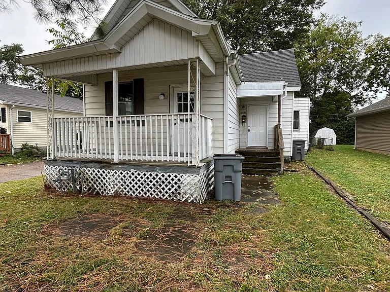 1721 S Morton Ave — Photo 1