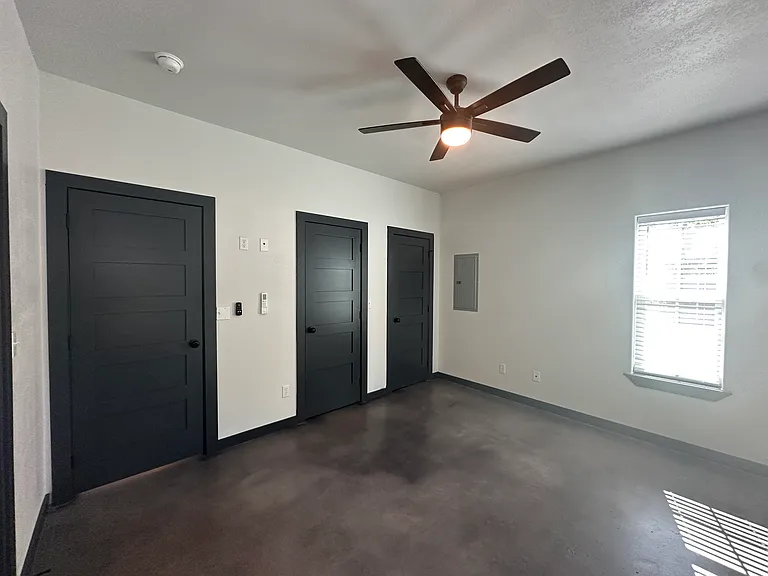 821 Shawnee Dr — Photo 5