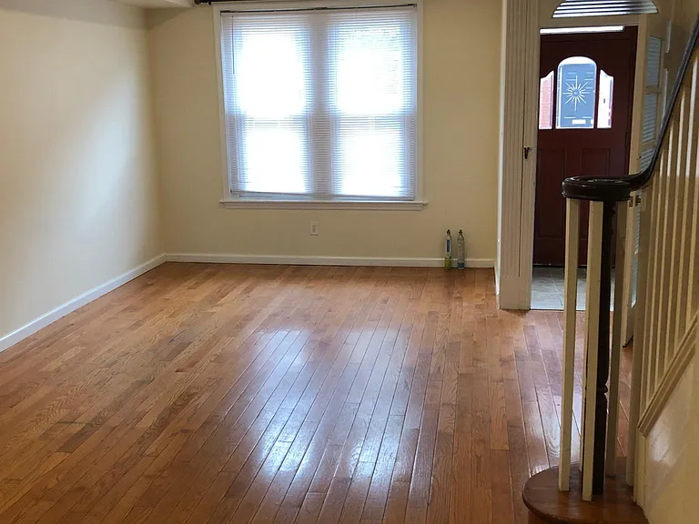 2227 S Rosewood St — Photo 3