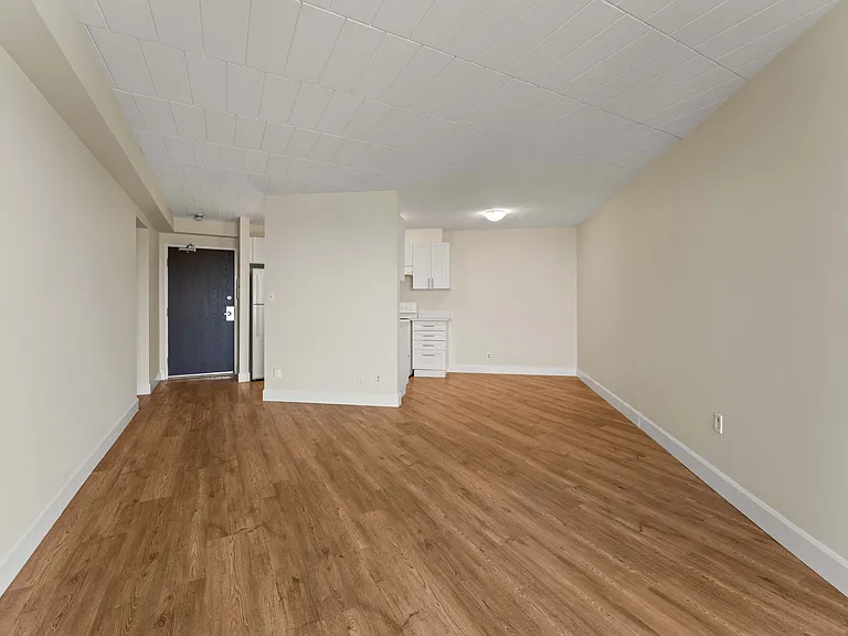 1330 Lauzon Rd — Photo 14