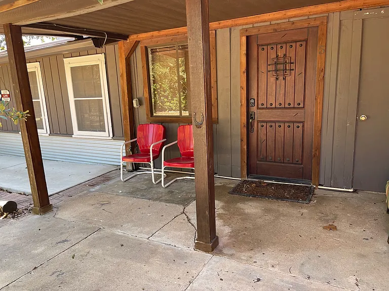 200 Noble St #5 — Photo 10