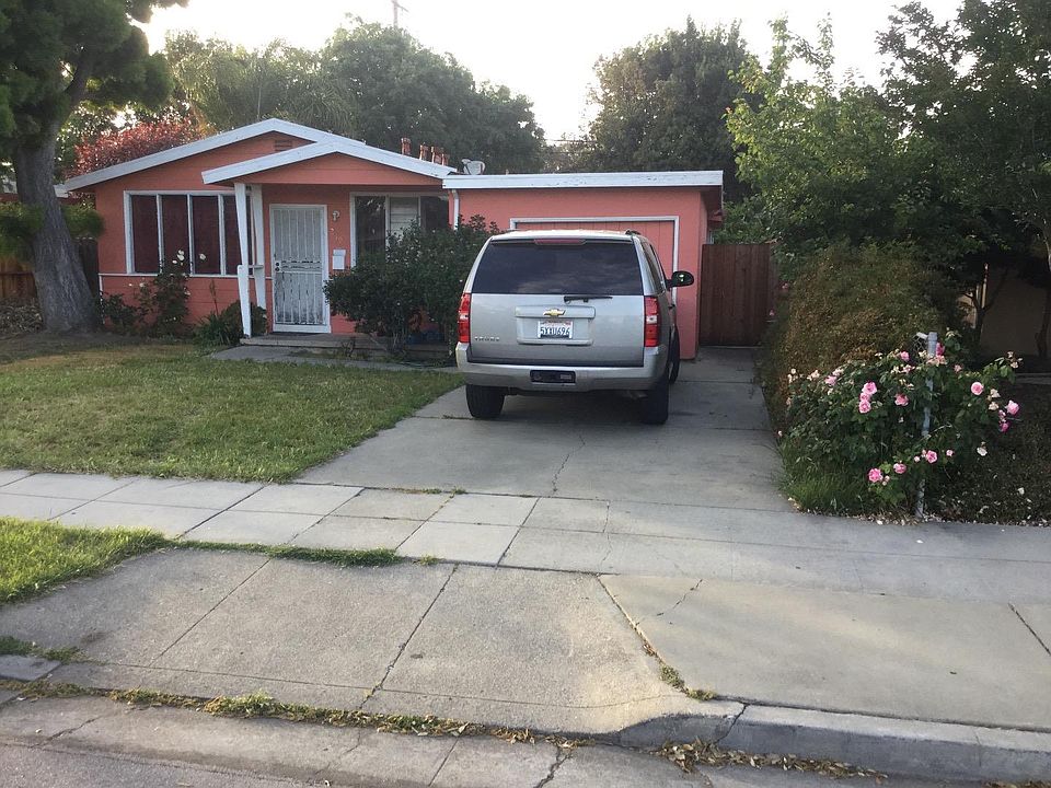 1st image of 219 Bradford Dr
