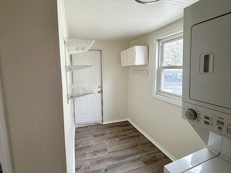 191 Parkinson Ave — Photo 6