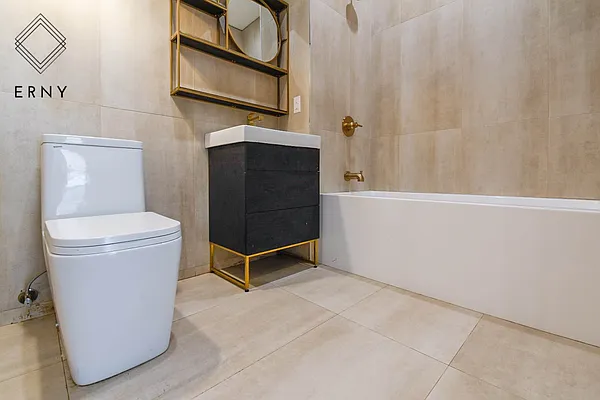 Rented by ERNY LLC | media 27