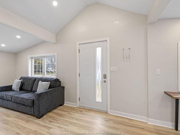 2nd image of 365 Jackson St
