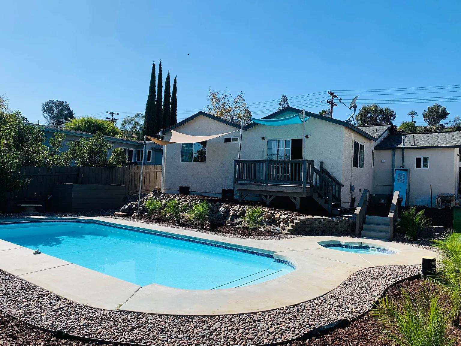 5 bed, 1850 sqft, $5,400 — Photo 1