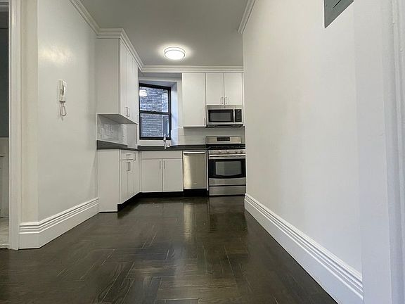 3rd image of 25 W 68th St #7-D