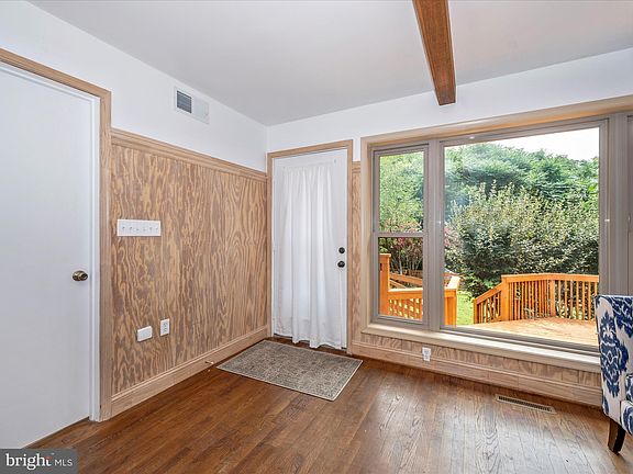 2nd image of 2902 Greenhill Ct