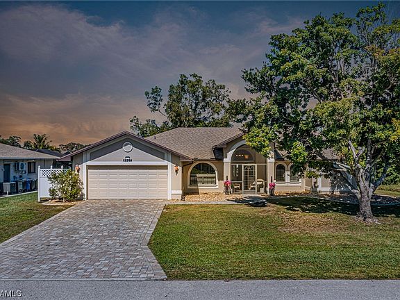 2nd image of 9907 Country Oaks Dr