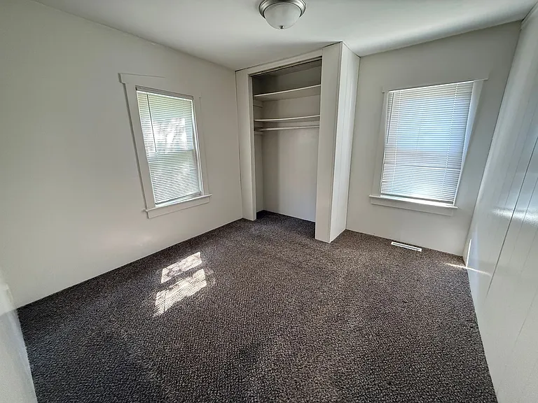 906 Helena Ave — Photo 14