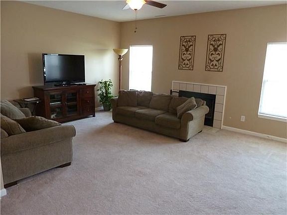 4th image of 12628 Braddock Ln