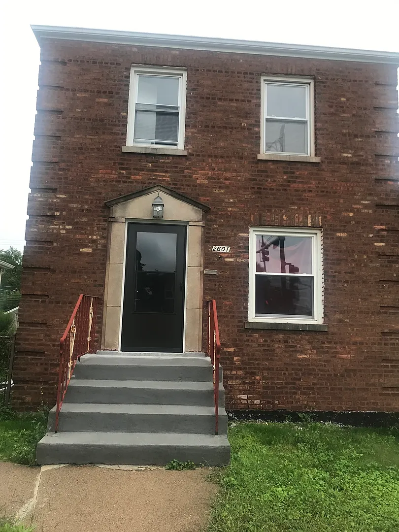2601 E 93rd St photo 1