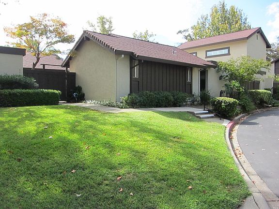 3rd image of 177 Fairoaks Dr