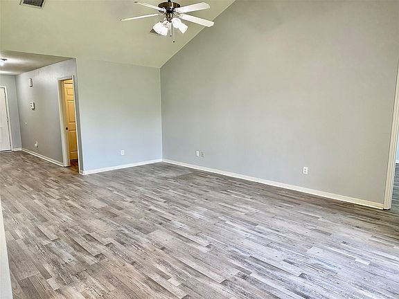 4th image of 29006 Trinity River Dr
